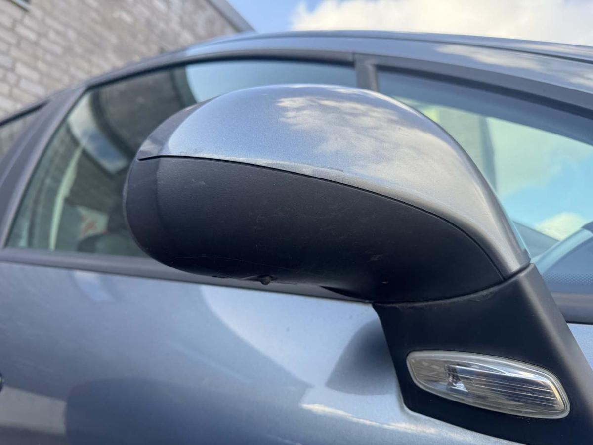 Peugeot 207 original Au&szlig;enspiegel rechts elektrisch verstellbar KTH Thorium Grau Bj.2010